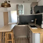 Cocon Au Coeur Du Village De アパート *